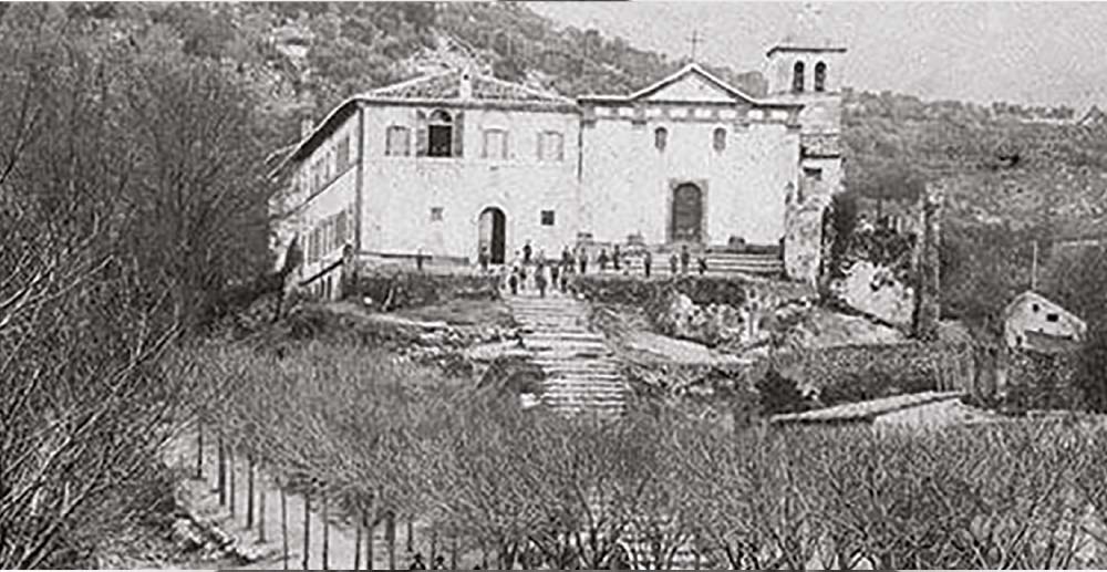 monumenti-piazza-mosignor-cascioli-1